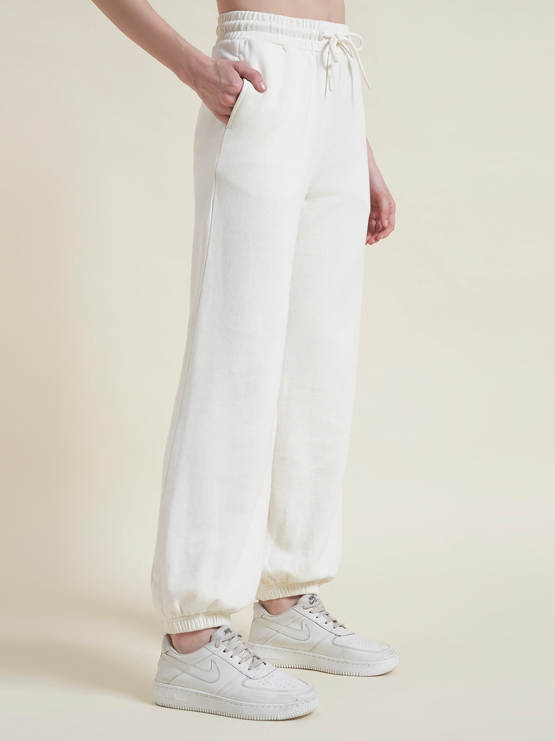 Airport Ease Off White Joggers