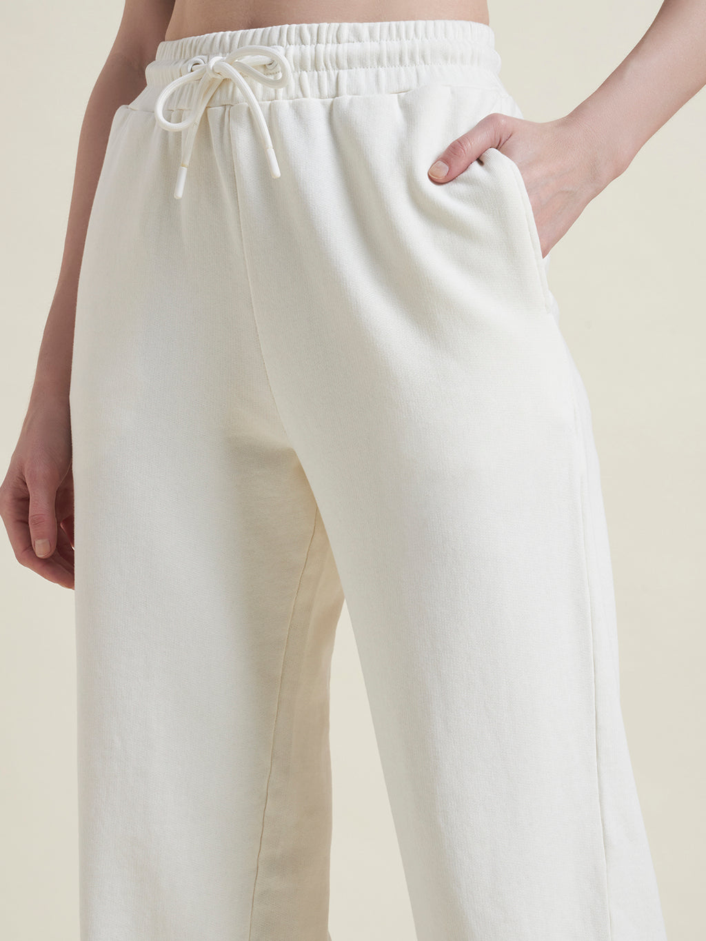 Airport Ease Off White Joggers