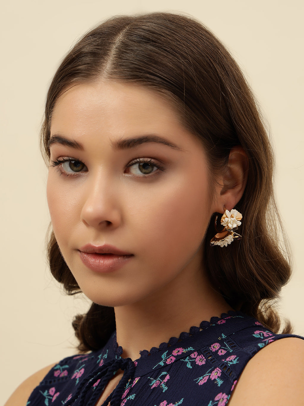 Beatnik Gold-Plated Floral Hoop Earrings (White)
