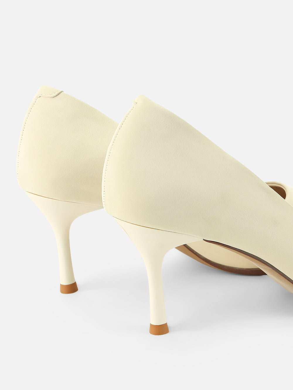 Beatnik Elegance: Buckled Beauty for Effortless White Glam Pumps