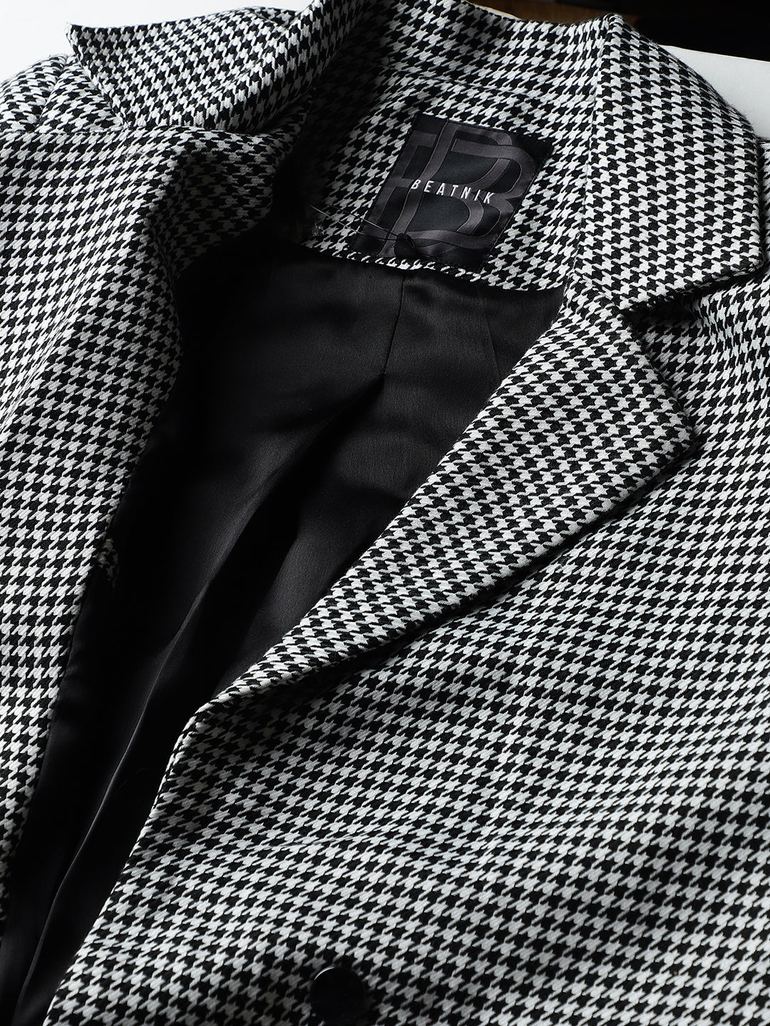 Beatnik Zigzag Long Sleeves Elegant Style Women's Black Blazers Beatnik India