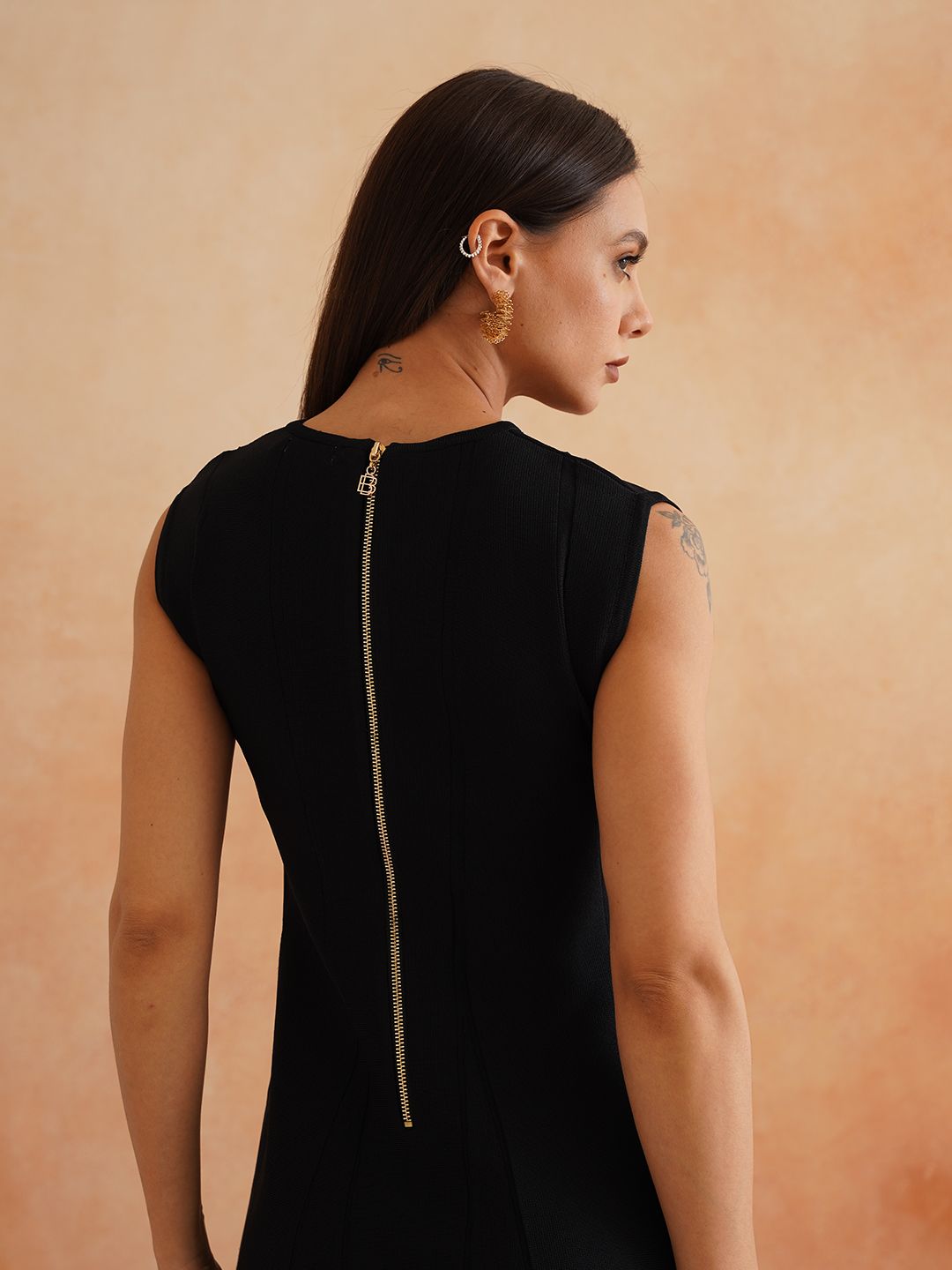 Black Bodycon V-neck Sleevesless Dress Beatnik