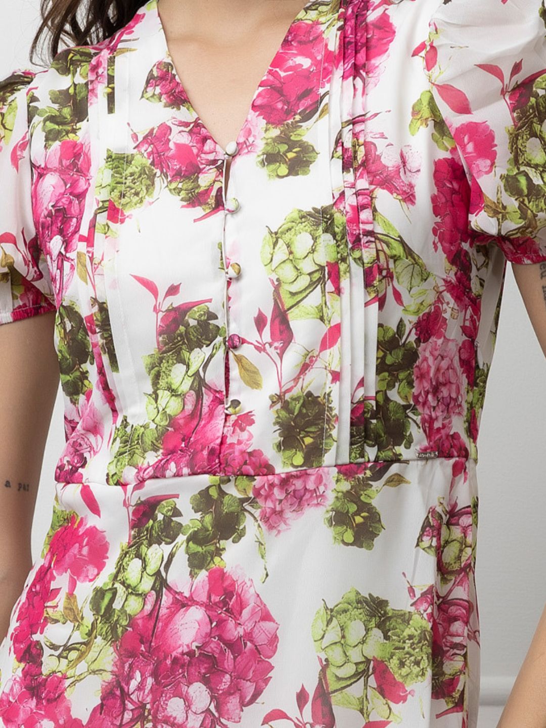 Empire Waist Floral Print Georgette Dress with Puff Sleeve Beatnik