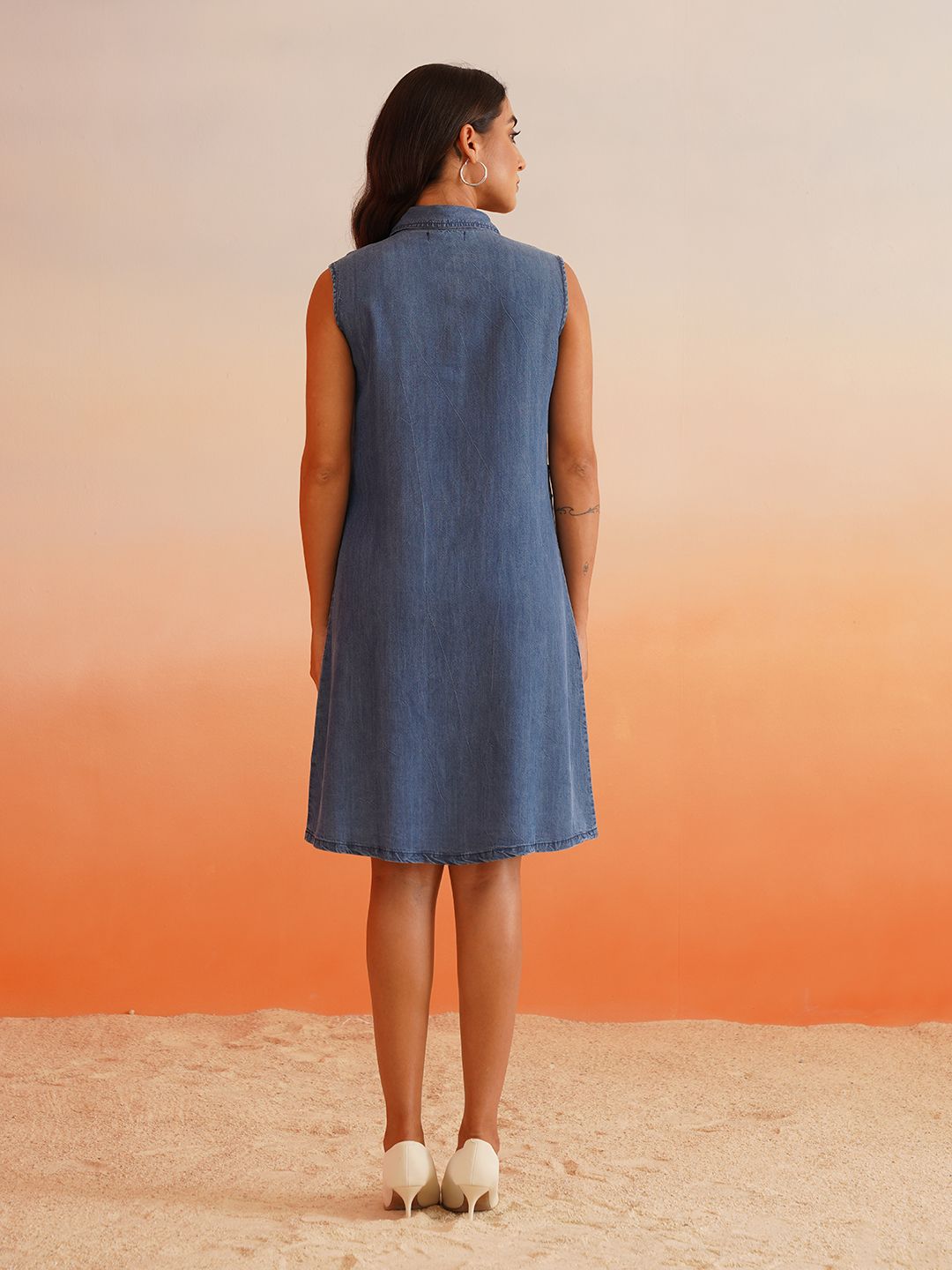 Classic Knee-Length Denim Dress with Shirt Collar Beatnik