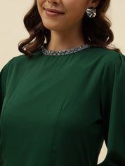 Elegant Blouson Crepe Mini Green Dress with Lace Detail and Puff Sleeves Beatnik