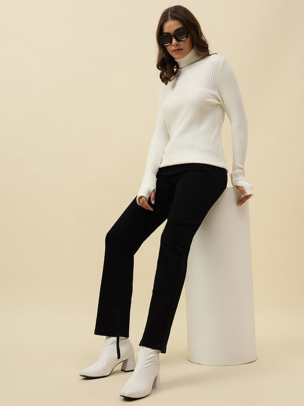 Straight Fit Black Womens Jeans Beatnik