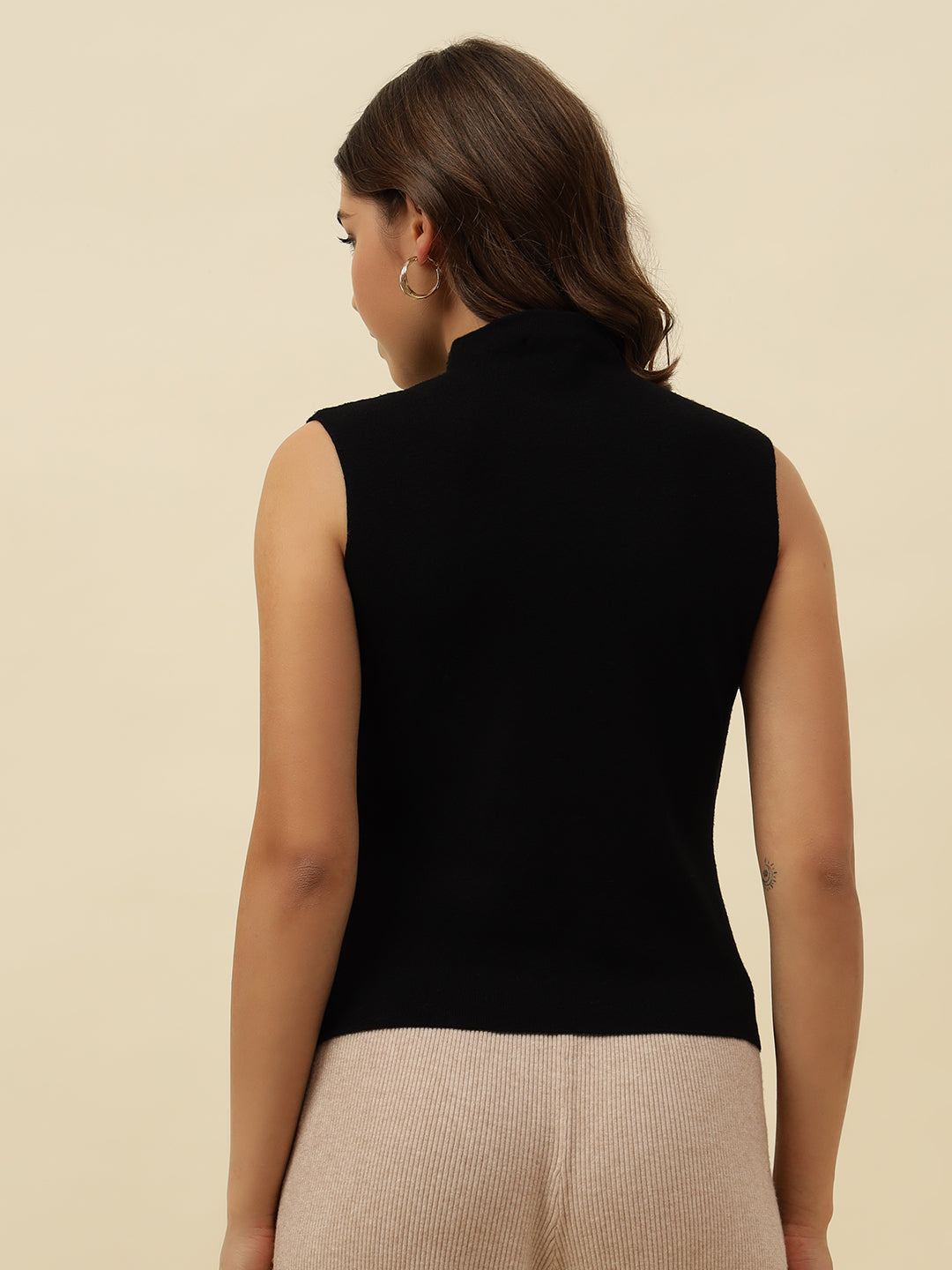 Pull Over Black Sleeveless Turtle Neck Sweaters Beatnik