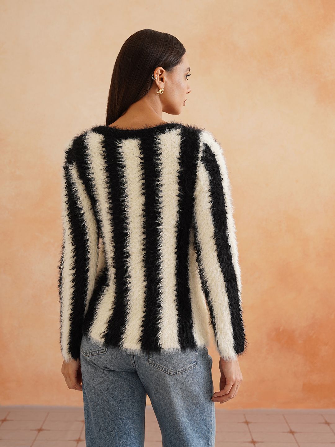 Cardigan White-Black Sweaters Beatnik