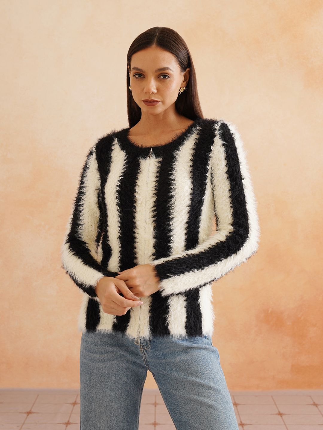 Cardigan White-Black Sweaters Beatnik