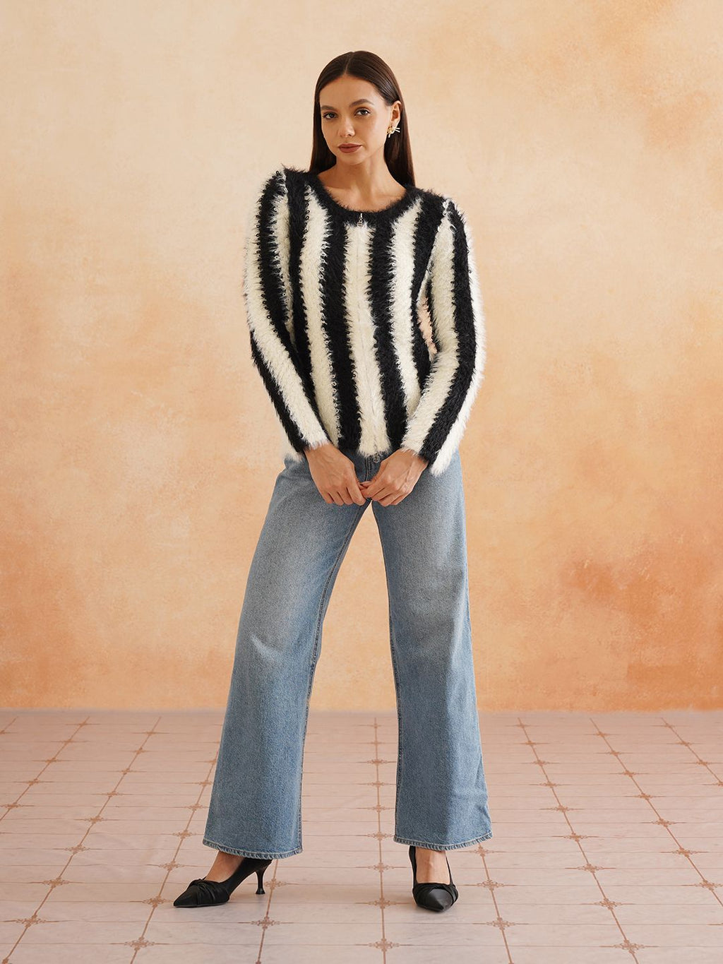 Cardigan White-Black Sweaters Beatnik