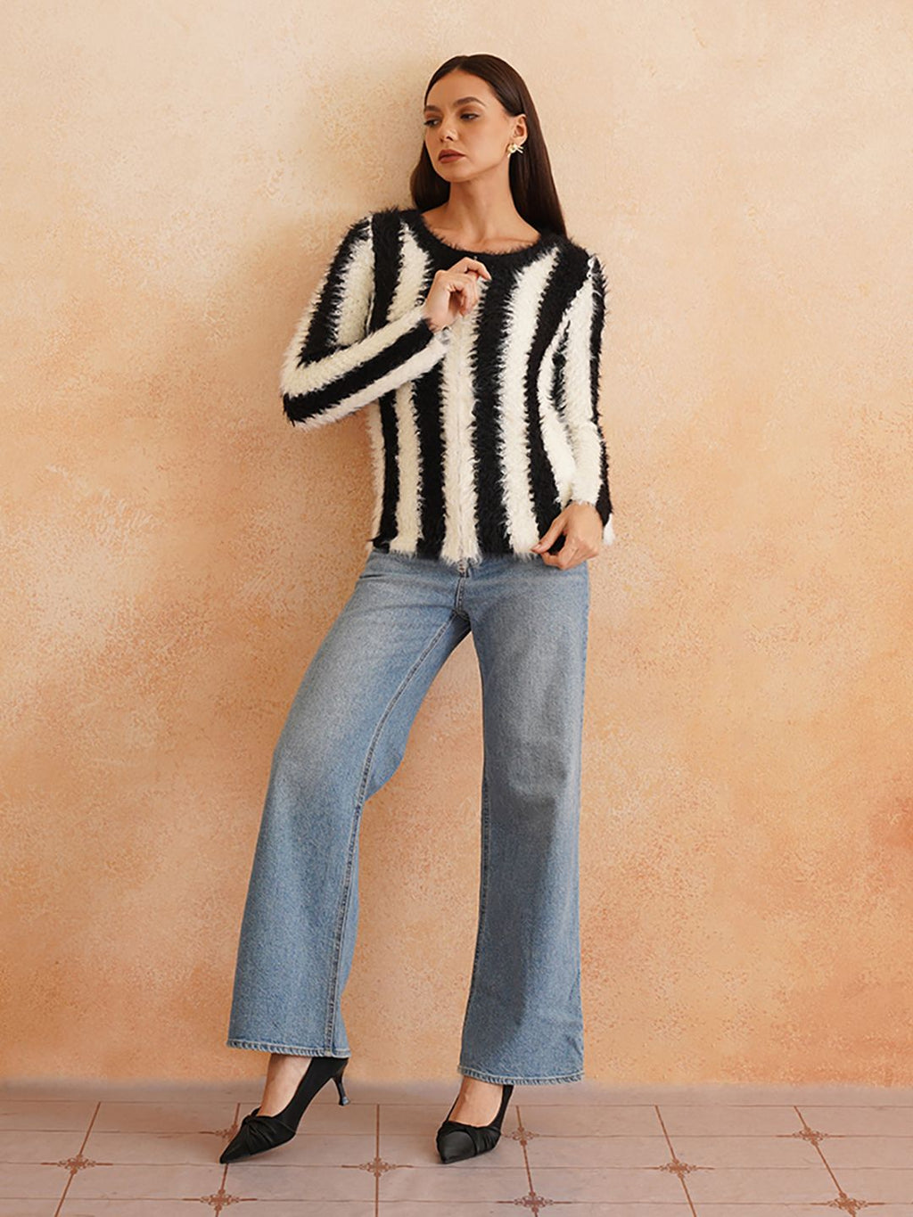 Cardigan White-Black Sweaters Beatnik