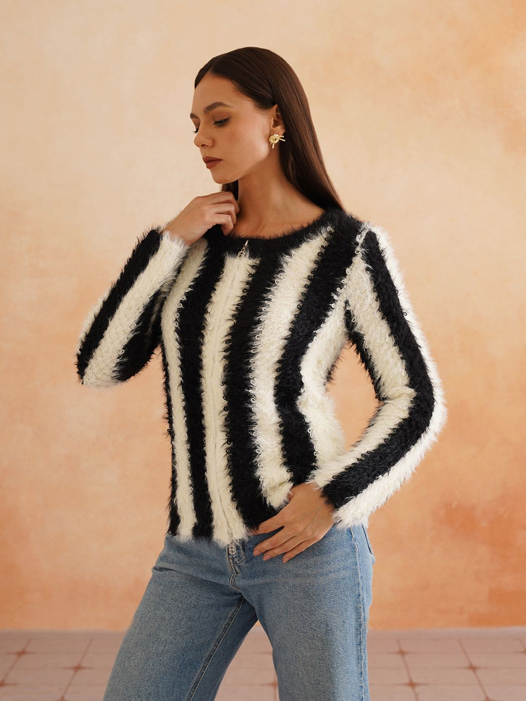 Cardigan White-Black Sweaters Beatnik