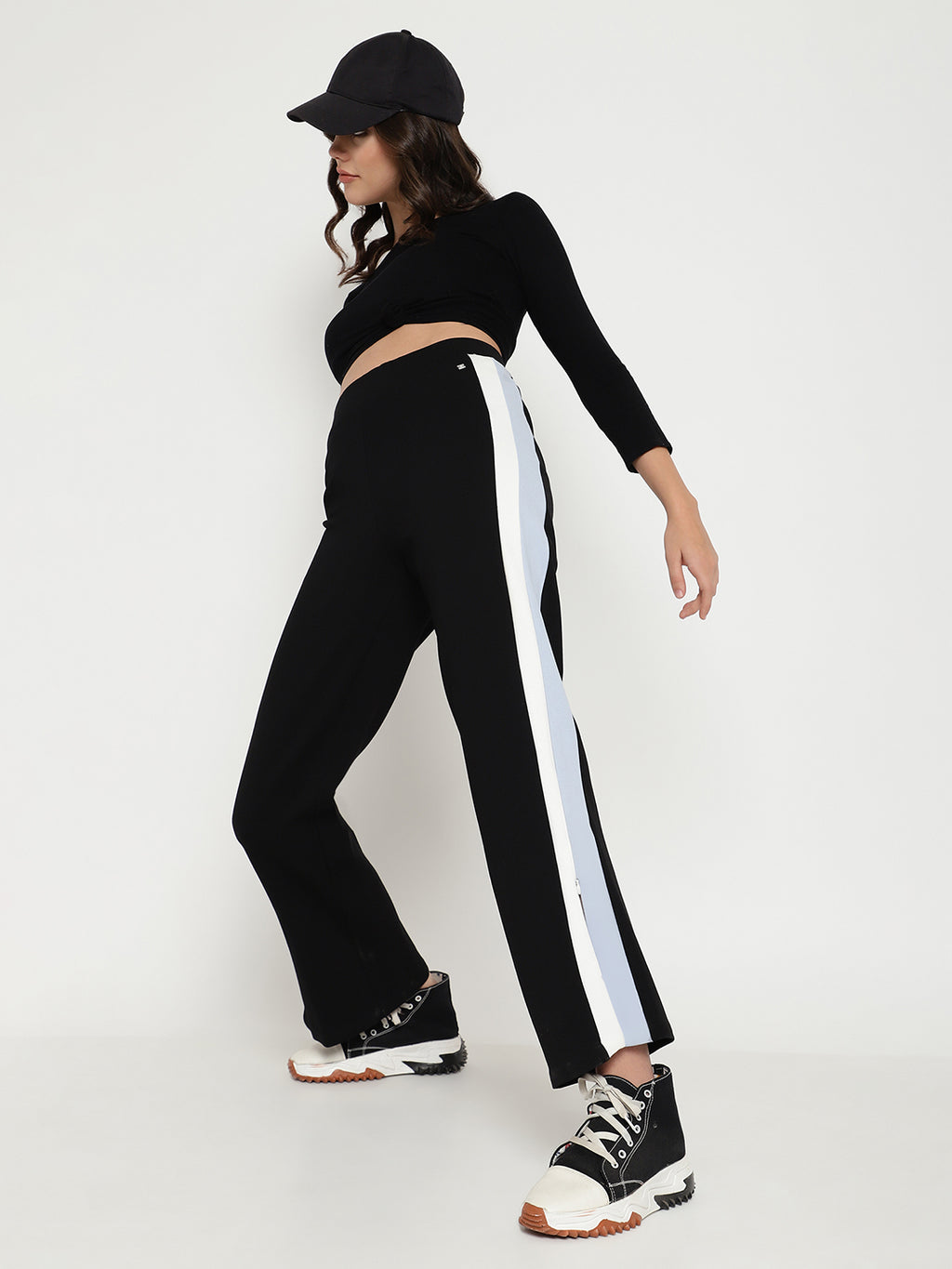 Stretchable High-Rise Women's Black Straight Treggings Beatnik