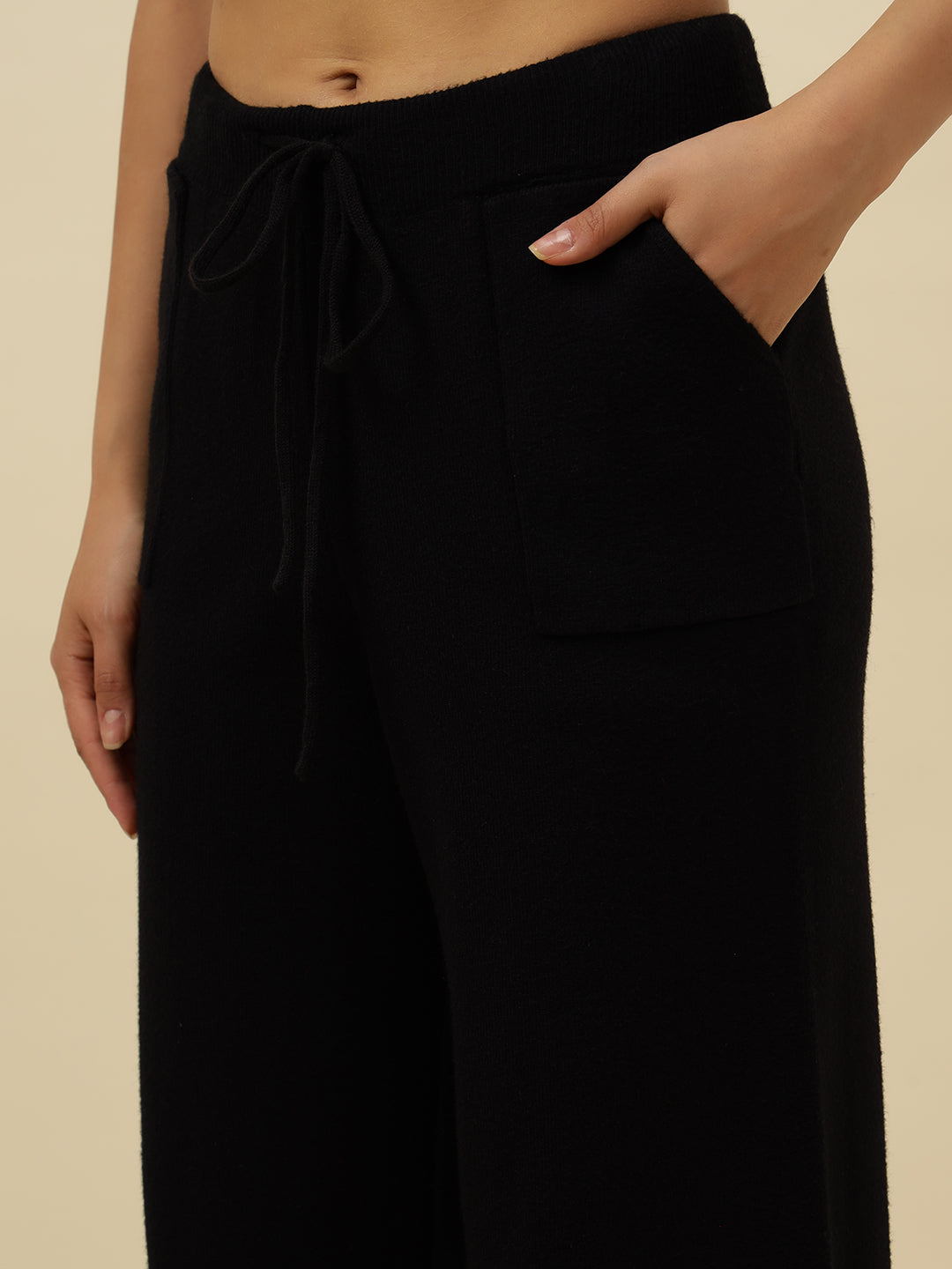 Cozy High-Rise Winter Black Treggings with Pockets