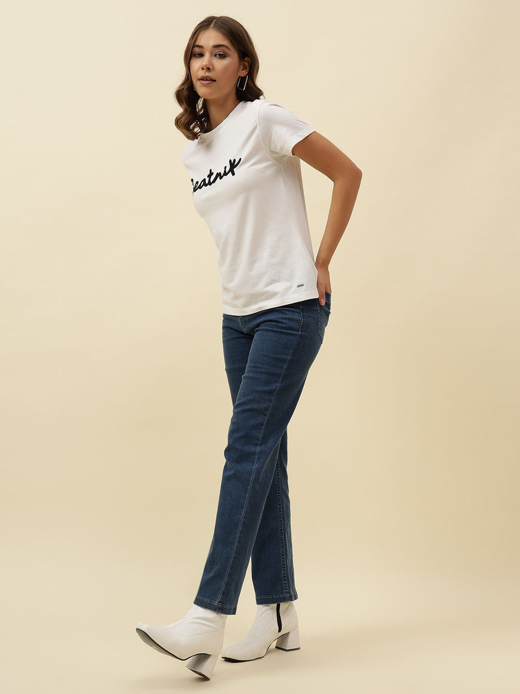 Solid Short Sleeve White T-Shirt Beatnik