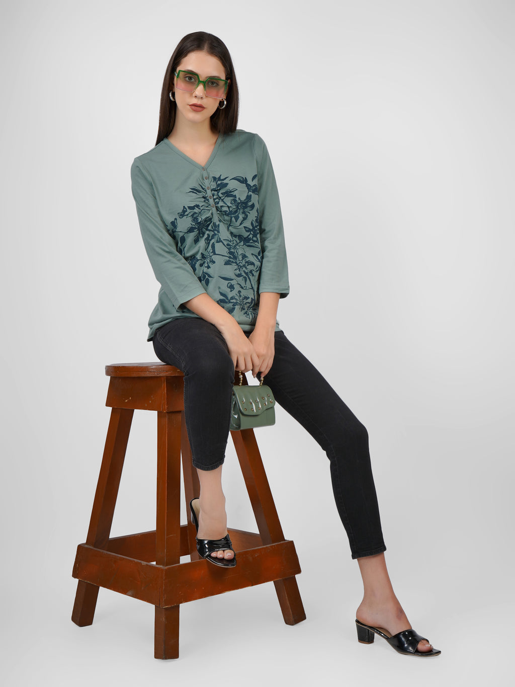 Women's Floral V-Neck 3/4 Sleeve T-Shirt Beatnik
