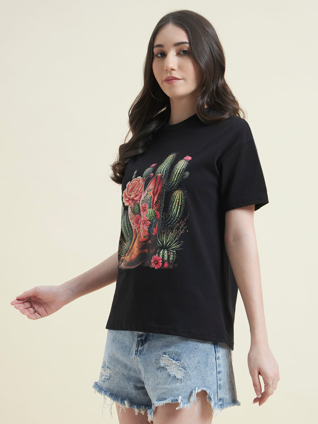 Beatnik Oversized Embossed Figure Print Round Neck Casual Women Black T-Shirt