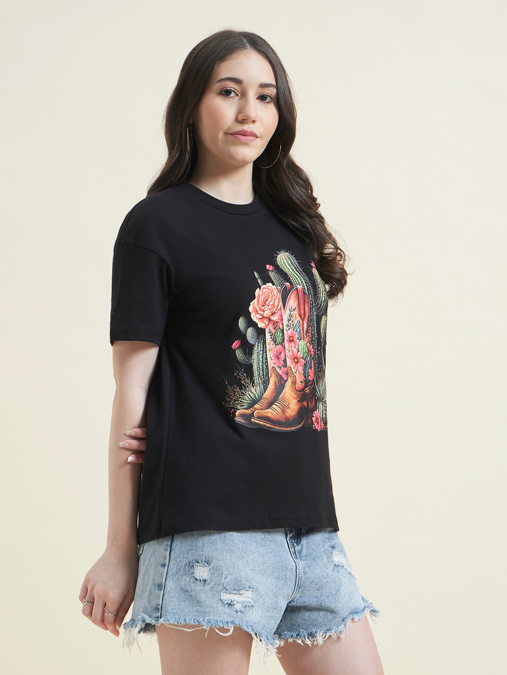 Beatnik Oversized Embossed Figure Print Round Neck Casual Women Black T-Shirt