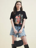 Beatnik Oversized Embossed Figure Print Round Neck Casual Women Black T-Shirt
