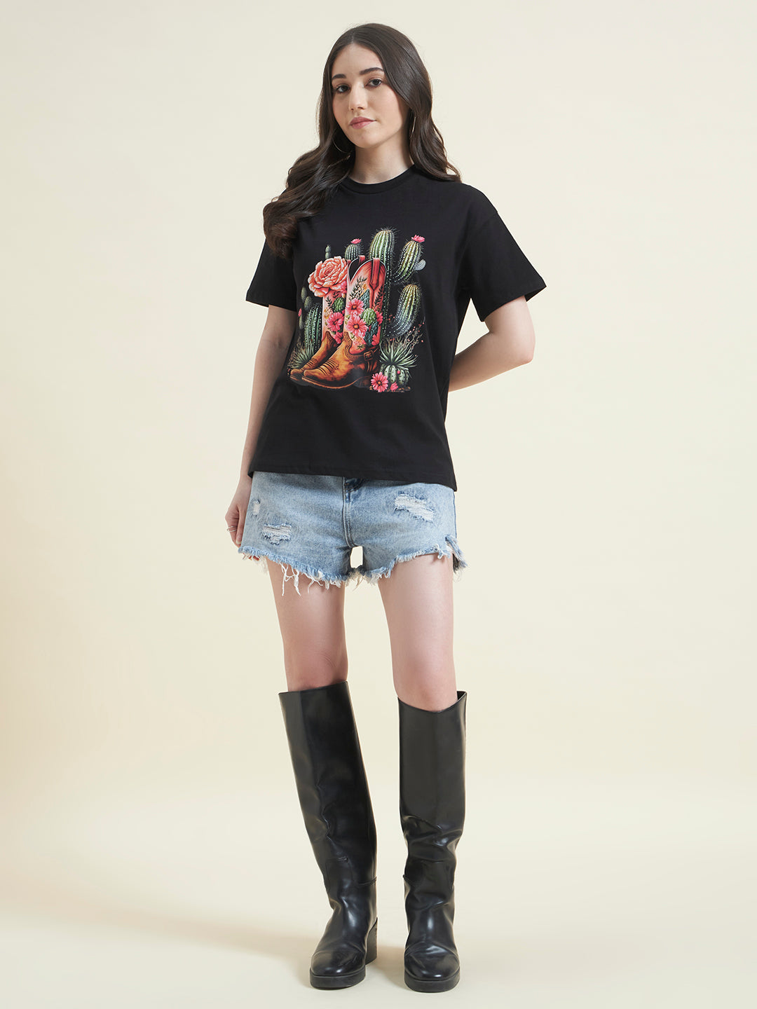 Beatnik Oversized Embossed Figure Print Round Neck Casual Women Black T-Shirt